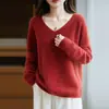 Novo suéter de outono e inverno, gola V, malha lisa, manga longa, corte solto e afina a silhueta, perfeito para usar em camadas, em cores lisas, moda feminina
