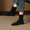 Botines de gamuza adelgazantes con forro de felpa para mujer, nuevos botines planos tipo calcetín de estilo francés versátiles 2026, botines ajustados para mujer