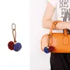 Colgante de Borla para Bolso Bola de Bayas Estilo Mismo de Zhang Yuanying Colgante de Llavero Serie Miu Accesorios para Bolsos de Ropa Colgante para Pantalones