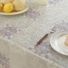 Toalha de Mesa Floral Simétrica Roxa de PVC, 100% à prova d'água, à prova de óleo e resistente a respingos, pode ser limpa repetidamente.. Sousplats retangulares e quadrados podem ser cortados em qualquer tamanho, adequados para refeições internas e externas, camping, churrascos e decoração de restaurantes.. Protege móveis e eletrodomésticos contra poeira, apresentando uma toalha de mesa decorativa em estilo rústico retrô.