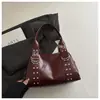 Bolso de mano cuadrado pequeño de moda estilo coreano transfronterizo para mujer, nuevo modelo otoño 2026, bolso de hombro de lujo ligero tachonado, bolso versátil para el antebrazo
