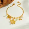 Nuevo y Moderno Estilo Pastoral Multielemento Flor de Cerezo Chapada en Oro Libélula Colgante Cadena de Perlas Pulsera de Acero Inoxidable para Mujeres