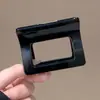 Pinza de Garra Cuadrada Simple para Cola de Caballo Alta para Mujeres 2026 Nuevo Pinza de Tiburón Versátil Pinza para el Cabello Elegante de Gama Alta de Tamaño Mediano para la Parte Posterior de la Cabeza
