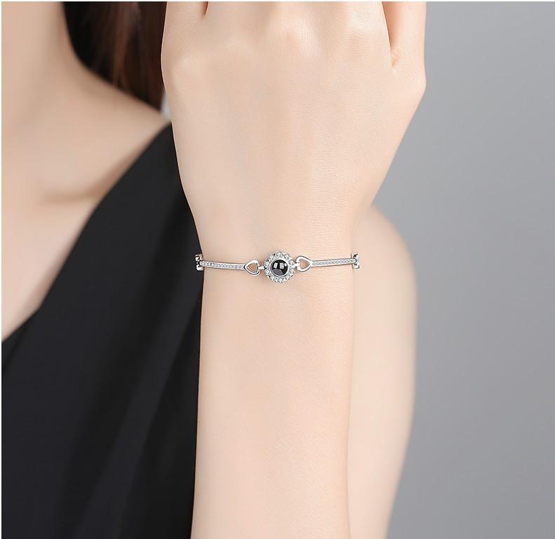 10953314445_340875126