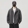 2026 Nova Jaqueta Curta com Gola Alta Masculina Outono Solta Versátil Roupa Exterior Casual Top Jaqueta Leve para Negócios Outono