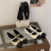 Zapatos Mary Jane para Mujer 2026 Otoño Nuevos Planos Retro Antideslizantes Camelia Zapatos de Vestir Pequeños de Cuero
