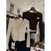 Camiseta de Manga Larga con Lunares, Cuello en V, Estilo Temperamento Chica Picante, Adelgazante, Nuevo Estilo Otoño Dongdaemun Coreano, Top para Mujer