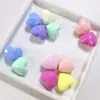 Contas acrílicas em formato de coração moldadas por injeção, contas de coração coloridas de cor sólida com furos retos, acessórios para caneta de miçangas DIY feitos à mão