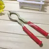 Quebra-nozes de Cabo Vermelho para Uso Doméstico Quebra-nozes de Ferro Alicate para Nozes Quebra-nozes de Noz Abrir Noz Pequeno Alicate para Avelãs Descascar