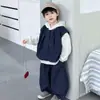 Conjunto de Sudadera con Capucha para Niños Otoño 2026 Nuevo Estilo Coreano Chaleco Infantil Conjunto de Tres Piezas Ropa Moderna para Primavera y Otoño