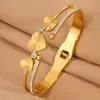 Pulseira Transfronteiriça para Mulheres com Cravação de Diamante em Formato de Coração, Luxo Leve, Alto Valor Estético, Aço Titânio, Pulseira que Não Desbota, Pulseira de Aço Inoxidável Moderna e Versátil