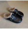 Fivela de Cinto Vintage Sapatos de Pelo Desgastado para Mulheres Outono e Inverno 2025 Slip-On Confortáveis Bico Fechado Tamanho Grande Sapatos de Algodão