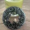 Vela Aromática de Arte em Ferro Embutido 8cm Tampa Inteligente Liga de Zinco Acessório de Vela Coleta de Calor Antiaderente Tampa Oca