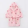 Roupão infantil transfronteiriço de flanela para casa, roupas femininas para bebês, outono e inverno, lã coral, camisola com capuz, fabricantes de pais e filhos