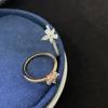 Anillo Flor de Ciruelo Tres Pétalos Familia T Moda Mujer Anillo de Dedo de Flor Personalizado Anillo Simple Ciber Popular Novia Novia
