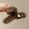 Presilha de cabelo de pelúcia em formato de peixe para outono e inverno para mulheres, luxo leve e toque de alta qualidade, tamanho grande para cabelos grossos, acessório de cabelo versátil tipo pinça de tubarão
