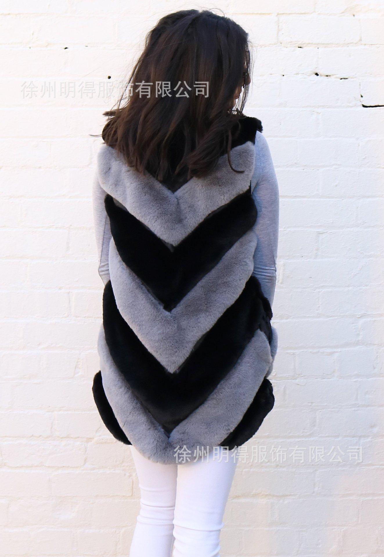 GILETS_-_DIAGONAL_PANELLED_LON