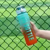Copo de Água Esportivo Amazon Atual 1L Gradiente PC Abre com Mola e Canudo Grande Capacidade com Escala para Conveniência ao Ar Livre
