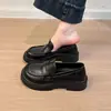 Sapatos de couro com sola macia, sapatos sociais estilo britânico com sola grossa, novos mocassins de outono 2026 para mulheres, sapatos formais versáteis, sapatos JK