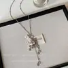Accesorios de Otoño e Invierno: Collares, Colgantes Únicos, Cadenas Largas Versátiles y Elegantes para Suéteres, Joyería de Lujo Ligero y de Alta Gama