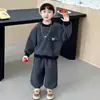 Conjunto de Moletom de Outono para Meninos 2026 Novo Estilo Coreano Roupas Legais e Estilosas para Crianças Pequenas, Moderno e Legal para Meninos