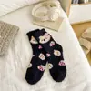 Calcetines de mujer de terciopelo de coral con oso lindo, nuevos, transfronterizos, sin pelusa, engrosados para invierno, calcetines de algodón para el hogar para mujer, al por mayor