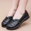 Mocasines Zapatos de Trabajo para Mujer Primavera y Otoño Cocina Zapatos de Piel Sintética para Mujer Suela Blanda Planos Antideslizantes Zapatos Antideslizantes para Madres de Mediana Edad y Mayores