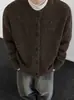 2026 Suéter Cardigan Retro de Cuello Redondo para Hombre Otoño Invierno Holgado Hipster Fresco Sentido de Alta Gama Tejido Perezoso Chaqueta Casual