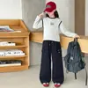 Conjunto de Duas Peças Moda Outono 2025 para Meninas: Camiseta Estilosa com Estampa de Letras Estilo Coreano e Calça Cargo para Crianças
