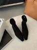 Botines de gamuza estilo francés de tacón bajo con cremallera trasera, botas para mujer para otoño/invierno 2025, con diseño de tacón kitten, forro de felpa y ajuste ceñido