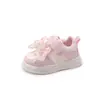 Tênis Branco para Meninas Primavera 2026 Novos Sapatos Infantis Tênis Esportivo Branco Tênis de Cano Baixo Tênis de Corrida para Alunos do Ensino Fundamental