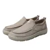 Sapatos Masculinos Gongyang 2026 Novos Sapatos Casuais Masculinos de Primavera Leves Respiráveis Antiderrapantes Slip-on para Caminhada Sapatos de Tecido Velho Pequim
