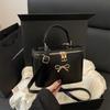 2025 Nova Bolsa Caixa Moda para o Dia a Dia Bolsa de Ombro Único Transversal Bolsa Quadrada Pequena Simples Versátil Elegante Portátil