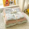 Estilo Pastoral Clase A Grado Materno e Infantil Doble Capa de Gasa 100% Algodón Puro Juego de Tres Piezas Juego de Cama de Tres Piezas Funda Nórdica Infantil Transmisión en Vivo