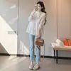 Ropa de maternidad 2026 principios de otoño nuevo estilo blusa tipo muñeca bordada para maternidad top versátil con botones para amamantar y forrada