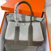Bolsa de Jardín de Lona Color Panda con Herrajes de Acero, Costura a Mano con Hilo Encerado, Acabado de Aceite Cepillado, Sin Correa para el Hombro