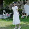 Vestido Branco Estilo Francês de Primeiro Amor para Mulheres, Novo Modelo Verão 2026, Vestido Leve Formal Petite, Elegante Vestido de Comprimento Médio