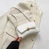 Bolsa Feminina 2026 Novo Estilo de Verão Bolsa de Ombro Único Transversal Simples Casual Bolsa de Axila Baguete Moda Versátil Pequena Bolsa Quadrada