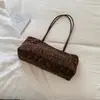 Bolso de mano de terciopelo nuevo y sencillo para el otoño, estilo retro y elegante, de gamuza con estampado de leopardo para un solo hombro, estilo coreano moderno para mujer, 2026