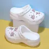 Calçados Nuvem Clogs para Mulheres, Novo Modelo de Verão, Antiderrapantes, Chinelos com Solado Macio, Sandálias de Praia com Solado Grosso, Sandálias Femininas que Aumentam a Altura