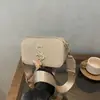Outono de 2026 Nova Bolsa Feminina Estilo Coreano para o Trabalho Retrô Bolsa Transversal Pequena Quadrada Feminina Personalidade Moda Simples Bolsa de Ombro