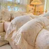 Juego de ropa de cama de cuatro piezas de algodón de doble capa estilo niña, estilo princesa de algodón puro, funda de edredón, sábana, sábana bajera y juego de tres piezas.