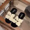Chinelos de pelúcia fofos estilo coreano, com sola plana em H, para outono e inverno 2026, para mulheres, chinelos de algodão elegantes para uso externo de senhoras, populares online