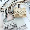 Mini Bolso Metálico Hueco con Patrón de Diamantes para Audífonos Cadena Bolso de Cintura Colgante para el Cuello Decoración Esencial de Moda para Mujer Bolso Yangshulin