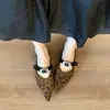 Sapatos Femininos de Salto Baixo Retro Bico Fino Estampa de Leopardo Sapatos Individuais Outono 2026 Francês Solado Macio Confortáveis de Usar Versáteis Sapatos Mary Jane