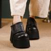 Sapatos Plataforma de Couro Genuíno com Solado Grosso para Mulheres 2025 Outono e Inverno Novos Sapatos de Couro Bovino Puro para Aumentar a Altura Tênis Baixos com Velcro de Boca Profunda