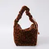 Bolso peludo de Otoño e Invierno, Bolso de mujer con estampado de leopardo retro, Bolso de hombro moderno callejero, Bolso cruzado de gran capacidad, Bolso de felpa, Versátil