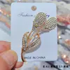 Broche de Mariposa Hueca con Diamantes AB Iridiscentes para Mujer, Pin de Mariposa de Diamantes Lujoso a Todo Color para Trajes y Abrigos, Broche Elegante y Lujoso