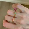 Anillo de Diseño Noble, Elegante y Suave, Exquisito y Sencillo con un Toque de Lujo, Joyería Calada, Anillo de Circonita a la Moda