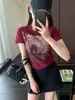 Camiseta de Chica Atractiva, Estilo Corto Súper Elegante con Estampado de Gato Lindo, Diseño que Reduce la Edad, Delgado de Manga Corta para Mujer, Nuevo Modelo de Verano H041012